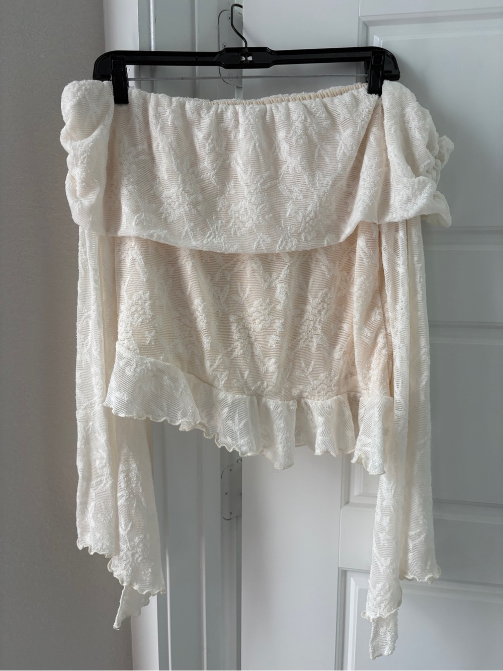 SHEIN CURVE 1XL White Off-Shoulder Floral Lace Ruffle Bell Sleeve Blouse